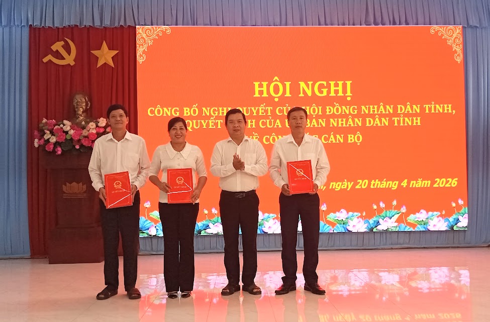 Tam Ngãi tổ chức Hội nghị công bố các Nghị quyết và Quyết định về công tác cán bộ